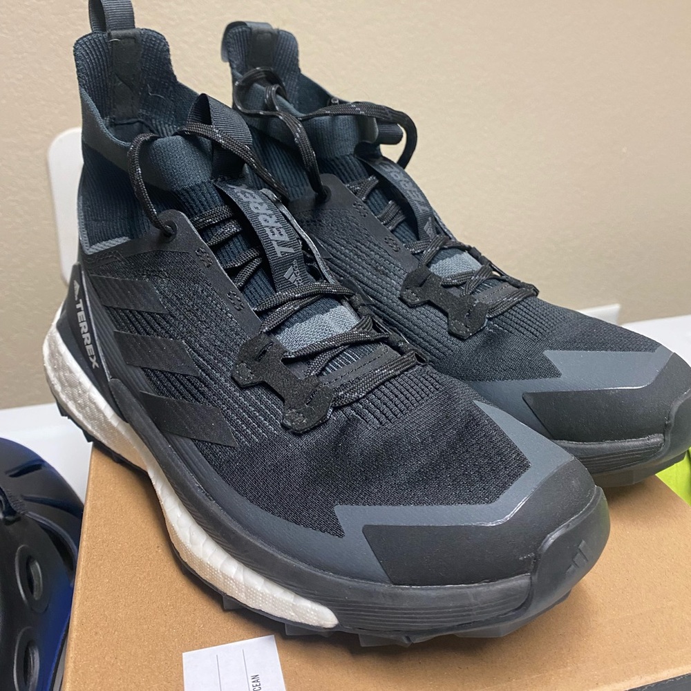 Adidas Free Hikers/ size 8 women’s/ black & white